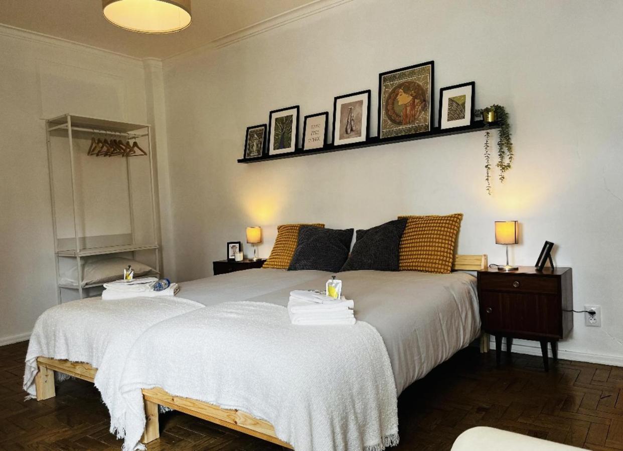 Apartment - Cost - Airport - Subway Lisbon