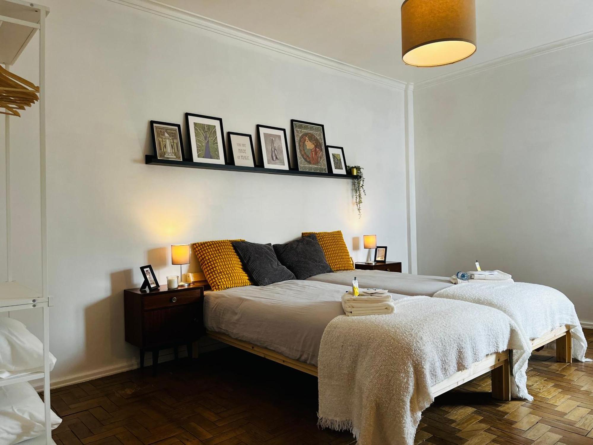- Cost - Airport - Subway Apartment Lisbon