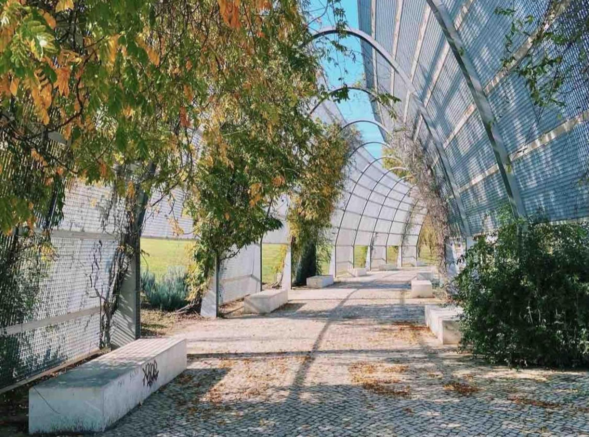 - Cost - Airport - Subway Apartment Lisbon